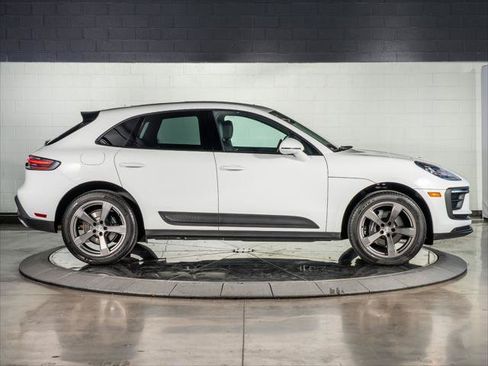 Used 2026 Porsche Macan AWD/4WD image 6