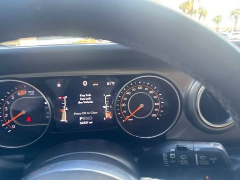 Used 2019 Jeep Wrangler Unlimited Sahara AWD/4WD image 11
