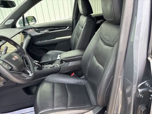 Used 2022 Cadillac XT6 Premium Luxury image 29