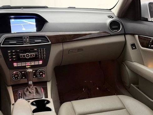 Used 2013 Mercedes-Benz C 300 Sport image 28