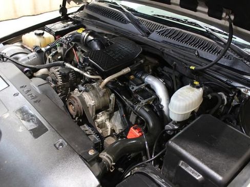 Used 2007 GMC Sierra 2500 SLT w/ Heavy-Duty Power Package image 28