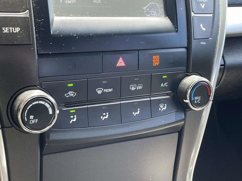 Used 2016 Toyota Camry SE FWD image 36