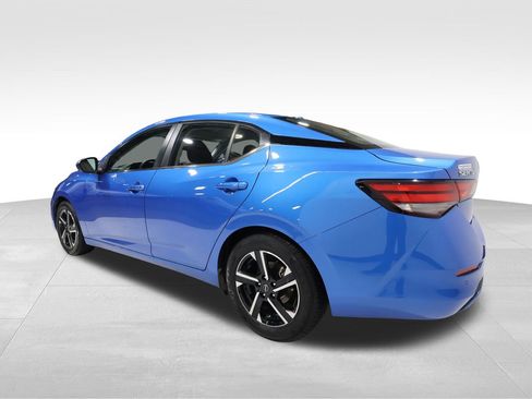 Used 2024 Nissan Sentra SV image 2