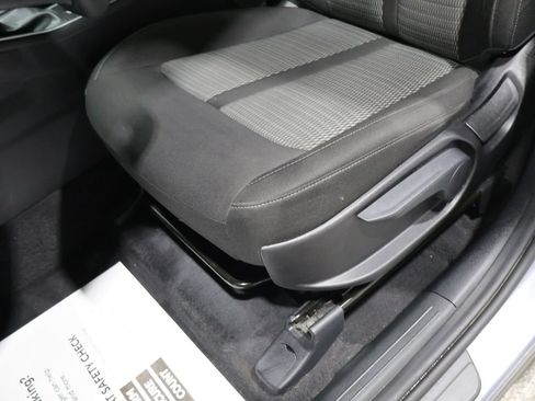 Used 2023 Kia Sorento LX FWD image 12
