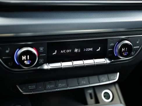 Certified 2025 Audi Q5 2.0T Premium Plus w/ Premium Plus Package image 37