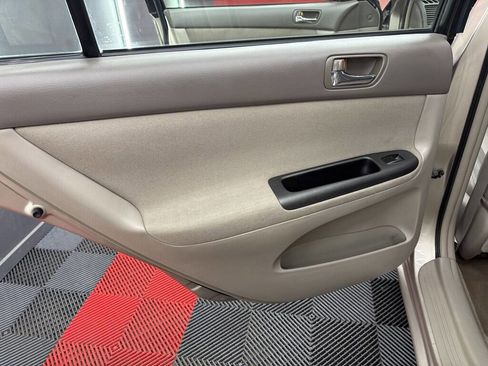 Used 2005 Toyota Camry LE image 8