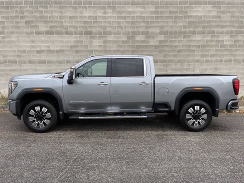 Used 2026 GMC Sierra 3500 Denali w/ Denali Reserve Package AWD/4WD image 6
