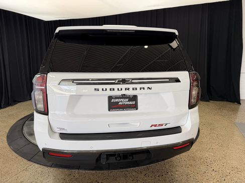 Used 2022 Chevrolet Suburban RST w/ Luxury Package AWD/4WD image 7