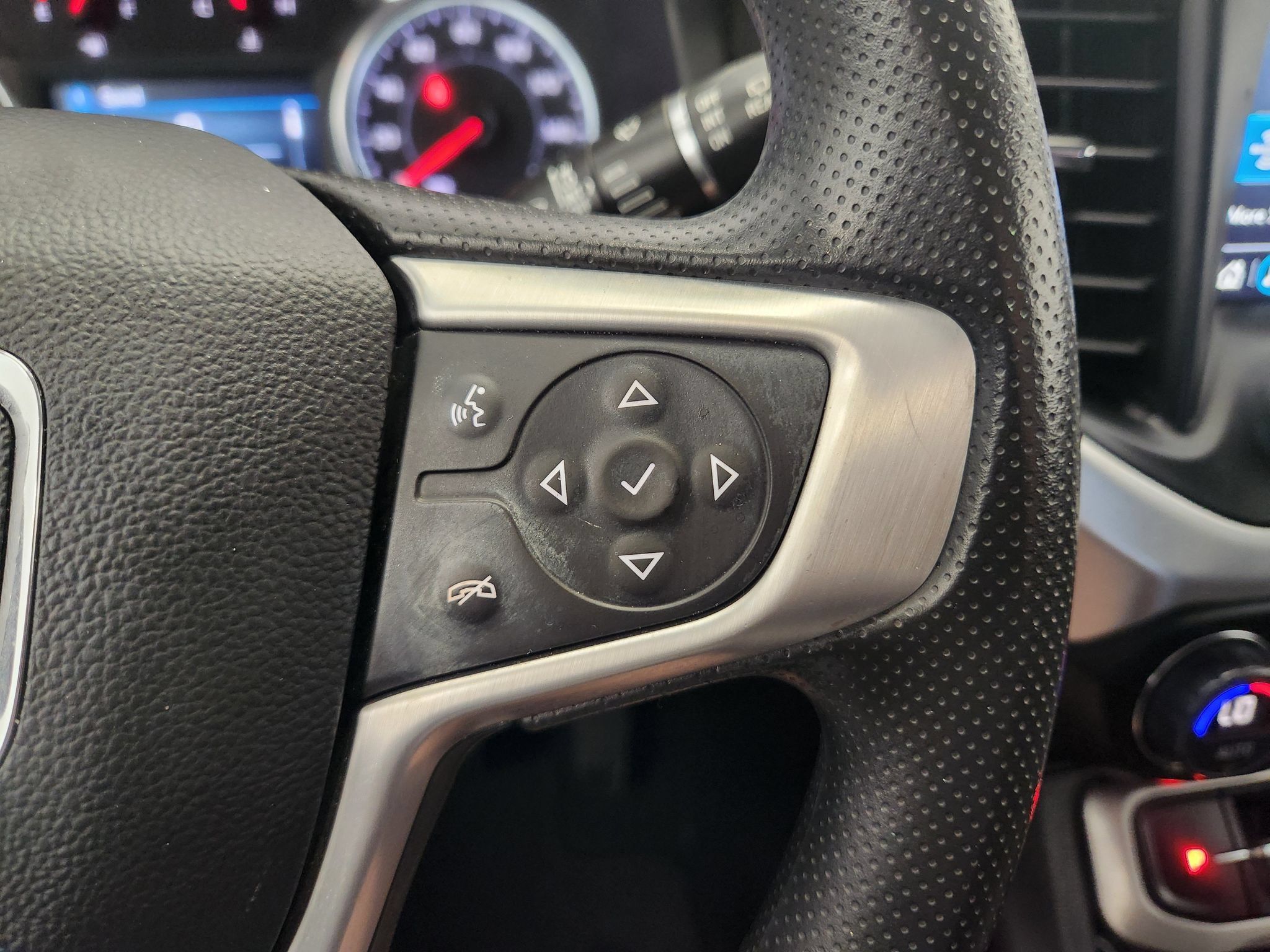 Used 2023 GMC Acadia SLE FWD image 29