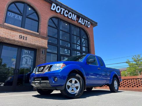 Used 2012 Nissan Frontier SV w/ SV Premium Utility Pkg AWD/4WD image 3