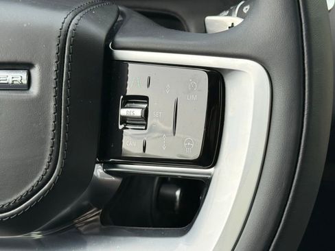 Certified 2025 Land Rover Range Rover SE AWD/4WD image 19