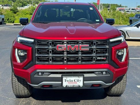 Used 2024 GMC Canyon AT4 w/ AT4 Premium Package AWD/4WD image 9