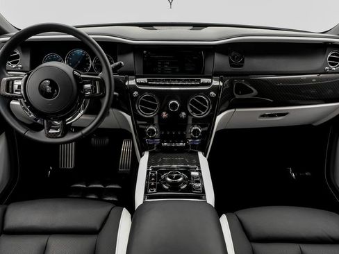 Used 2022 Rolls-Royce Cullinan Black Badge AWD/4WD image 12