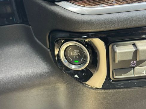 New 2026 GMC Sierra 1500 Elevation w/ LPO, Elevation Black Package image 28