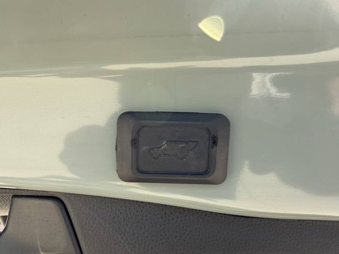 Used 2022 Toyota RAV4 XLE Premium AWD/4WD image 14