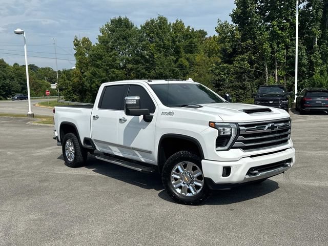 Used 2024 Chevrolet Silverado 3500 High Country w/ High Country Premium Package AWD/4WD image 2