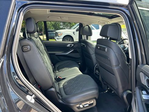 Used 2024 BMW X7 xDrive40i AWD/4WD image 45
