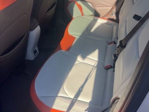 Used 2016 Jeep Renegade Limited image 5