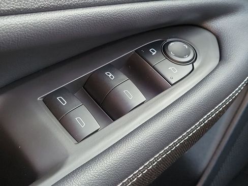 Used 2026 Chevrolet Blazer EV LT image 13