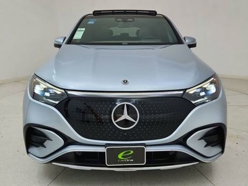 Used 2023 Mercedes-Benz EQE 350+ 4MATIC SUV w/ Pinnacle Trim Package image 13