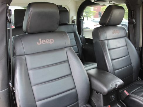 Used 2012 Jeep Wrangler Rubicon w/ PWR Convenience Group AWD/4WD image 23