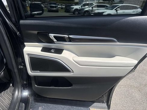 Used 2024 Kia Telluride S w/ S Sunroof Package FWD image 19