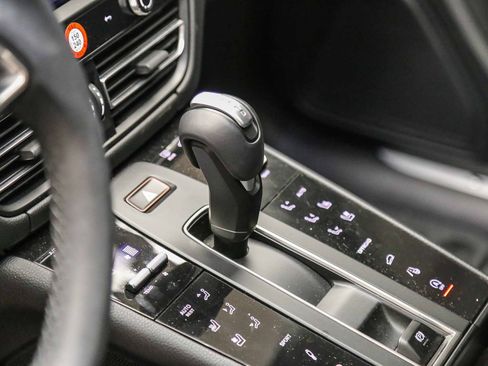 Certified 2025 Porsche Macan S AWD/4WD image 24