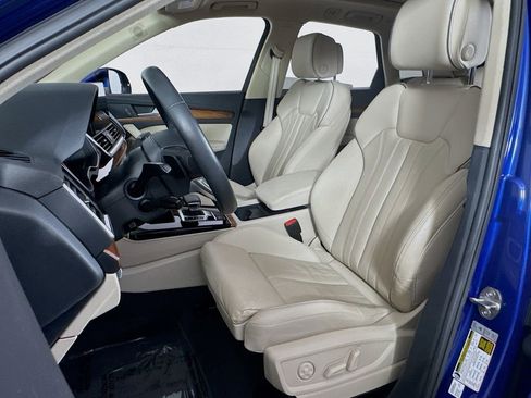 Used 2023 Audi Q5 e Premium Plus image 11