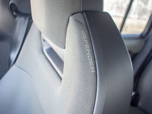 New 2026 Land Rover Defender 110 AWD/4WD image 20