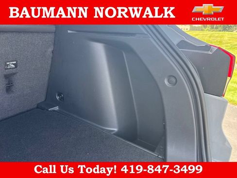 Used 2023 Chevrolet TrailBlazer LT FWD image 38
