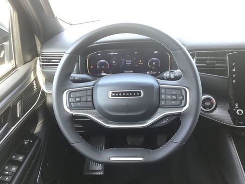 Used 2023 Jeep Wagoneer L Series III w/ Preferred Equipment Group image 13