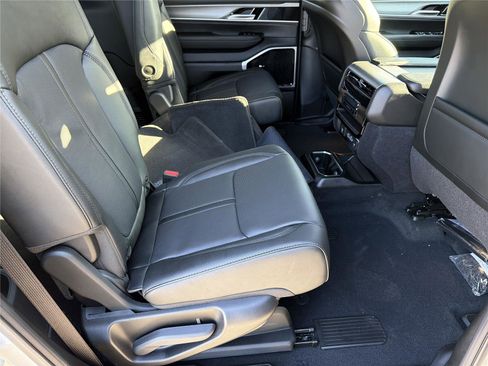 New 2026 Jeep Grand Wagoneer L Limited image 17