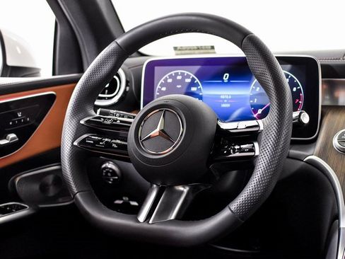 Certified 2024 Mercedes-Benz GLC 300 image 22