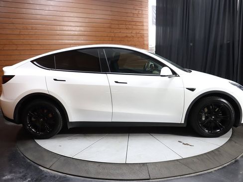 Used 2023 Tesla Model Y Long Range image 15