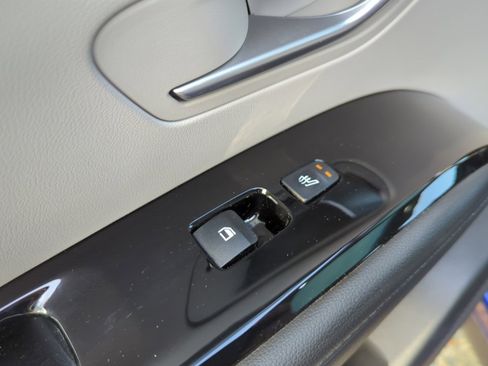 Used 2022 Hyundai Tucson Limited w/ Cargo Package image 16