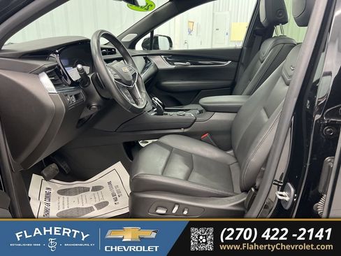 Used 2023 Cadillac XT5 Premium Luxury image 9