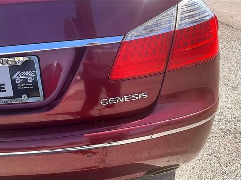 Used 2011 Hyundai Genesis 3.8 w/ Technology Pkg 4 RWD image 8