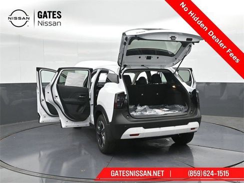 New 2025 Nissan Kicks SV image 55