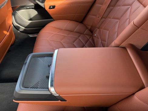 Certified 2026 BMW 750e xDrive w/ Executive Package image 35