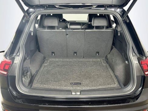 Certified 2022 Volkswagen Tiguan SE R-Line AWD/4WD image 26