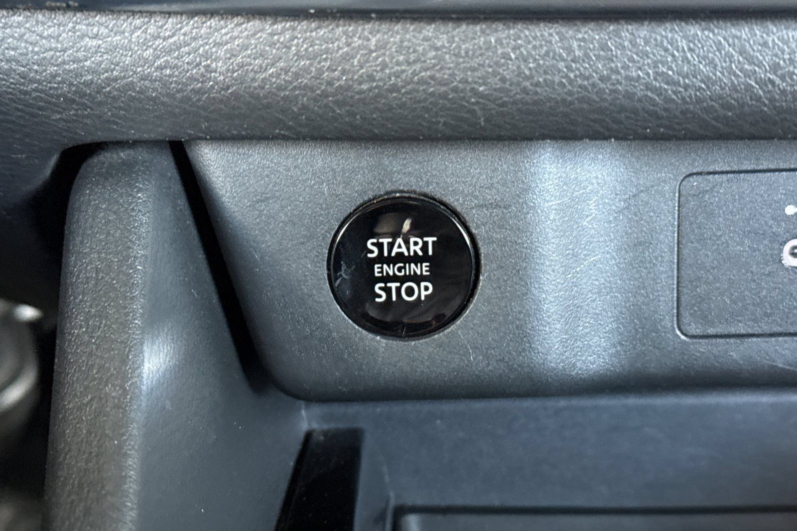 Certified 2024 Nissan Rogue S AWD/4WD image 29