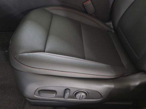 New 2026 Chevrolet Trax RS w/ Sunroof Package image 23