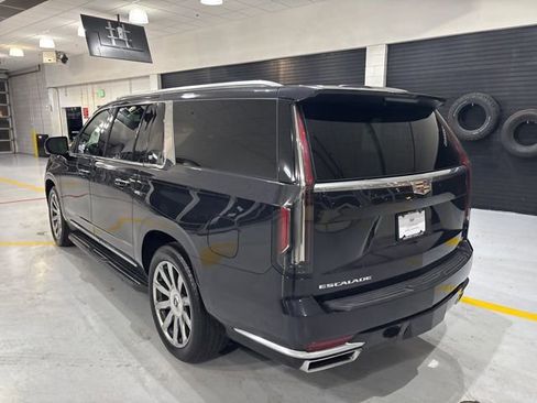 Used 2022 Cadillac Escalade ESV Premium Luxury Platinum AWD/4WD image 6