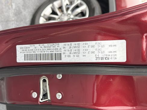 Used 2019 Jeep Cherokee Latitude Plus image 33