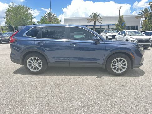 Used 2025 Honda CR-V EX image 7