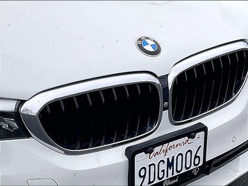 Used 2019 BMW 540i w/ Premium Package image 30