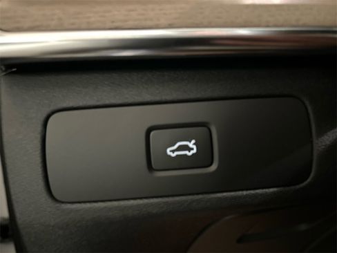 New 2026 Volvo XC90 B5 Core w/ Protection Package image 21