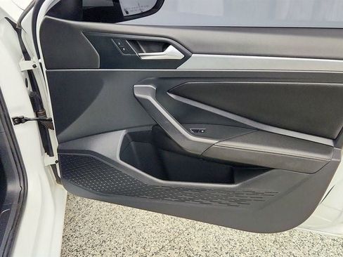 Used 2022 Volkswagen Jetta SE w/ Panoramic Sunroof Package FWD image 25