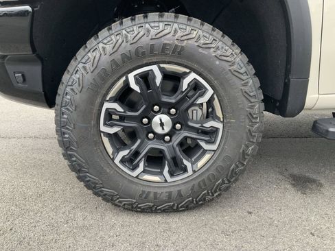 New 2026 Chevrolet Silverado 1500 ZR2 image 25