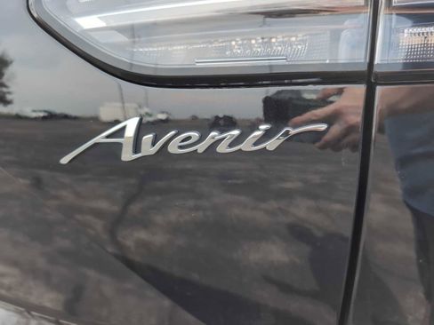 Used 2023 Buick Envision Avenir AWD/4WD image 33